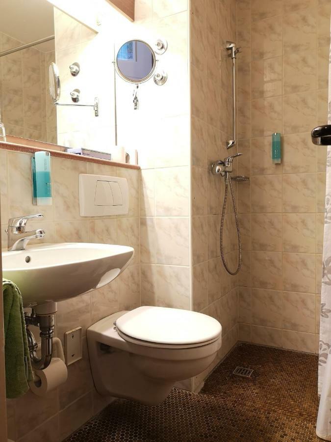 Hotel Ott Bad Krozingen Εξωτερικό φωτογραφία